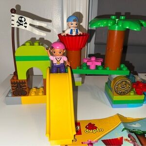 EUC LEGO DUPLO Jake and the Never Land Pirates Hideout set